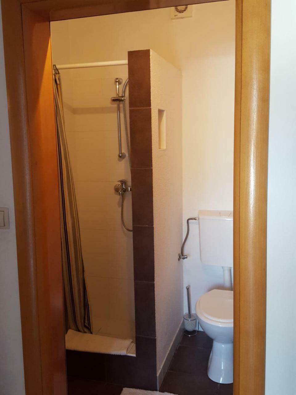 Apartmani Katja โอมิช ภายนอก รูปภาพ